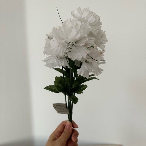 White silk flowers bundle - Picture 1 of 2